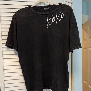 Black XOXO Graphic T-Shirt
Size large-